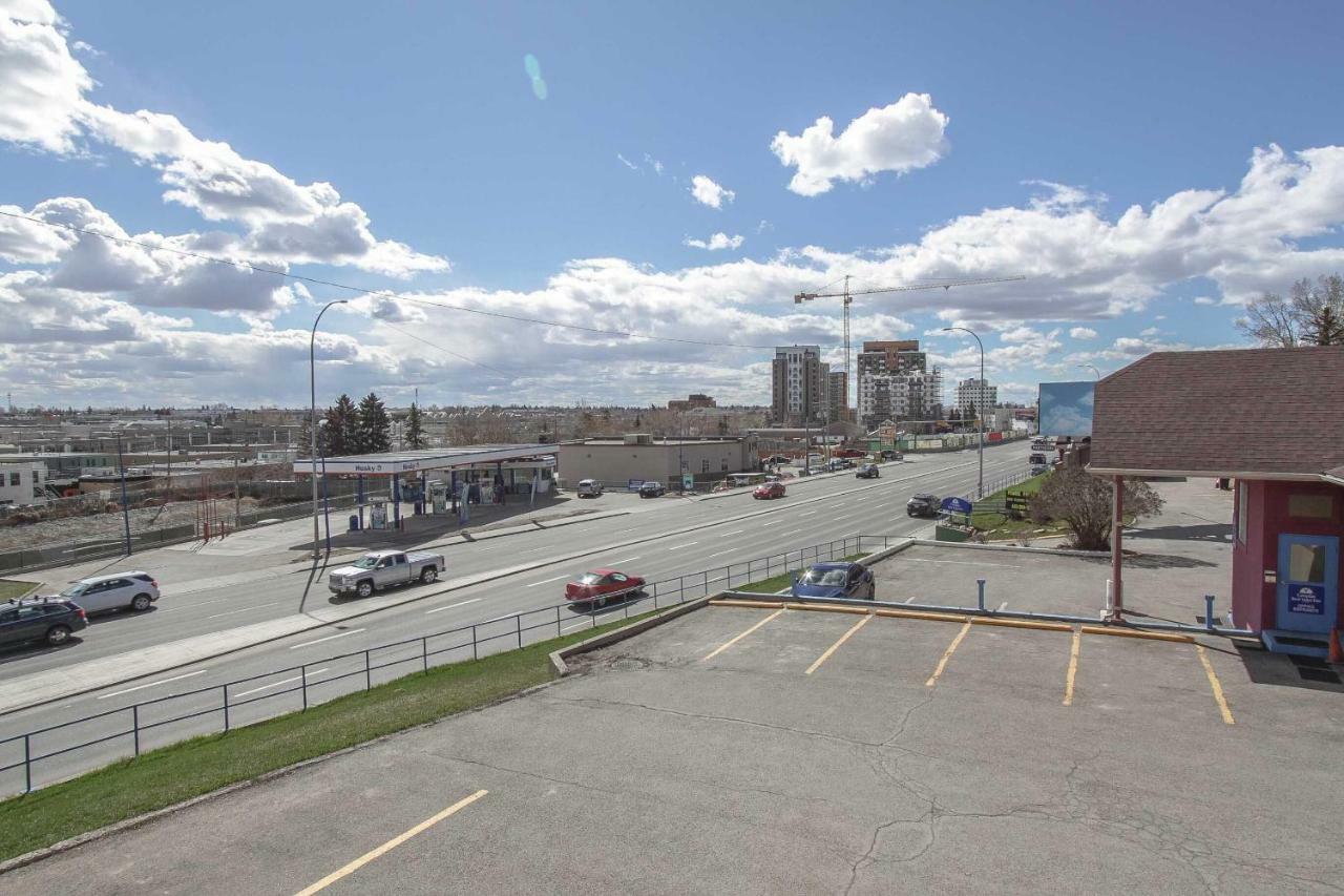 Canadas Best Value Inn Chinook Station YYC Exterior foto